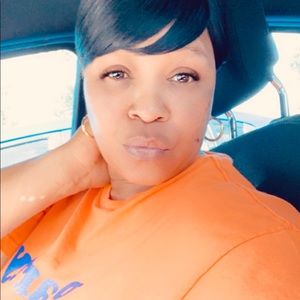 Meet your Posher, Pamela